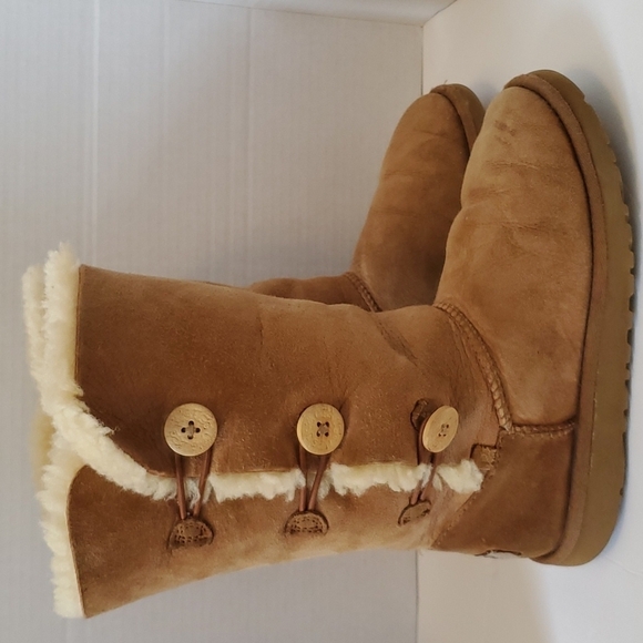 Ugg Bailey Button Triplet Boots - Picture 3 of 12